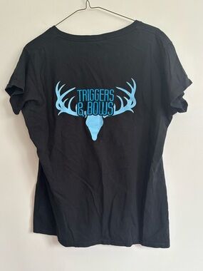 Gildan Triggers & Bows Cotton V-neck Short Sleeve Black Blue T-Shirt Size 2XL